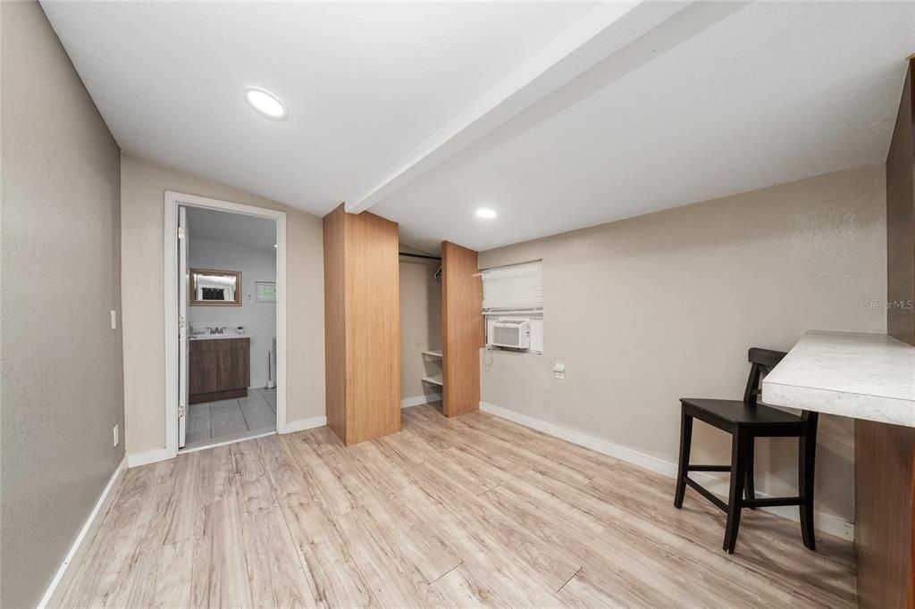 На продажу: $225,000 (3 спален, 2 ванн, 845 Квадратных фут)
