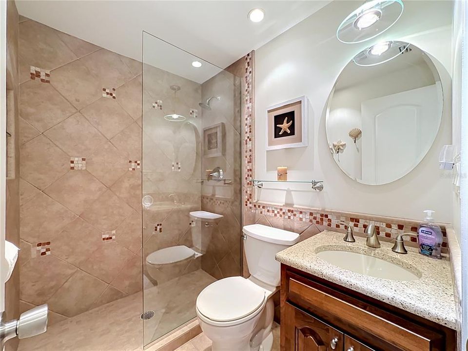 For Sale: $775,000 (3 beds, 2 baths, 972 Square Feet)