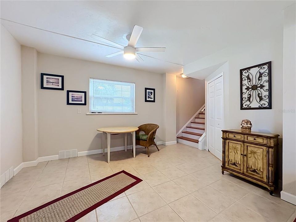 For Sale: $775,000 (3 beds, 2 baths, 972 Square Feet)