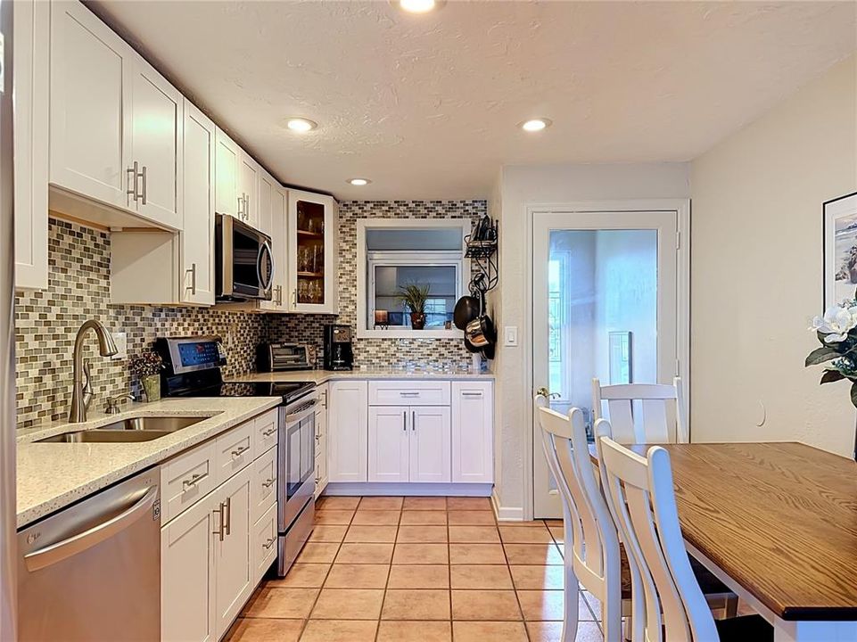 For Sale: $775,000 (3 beds, 2 baths, 972 Square Feet)