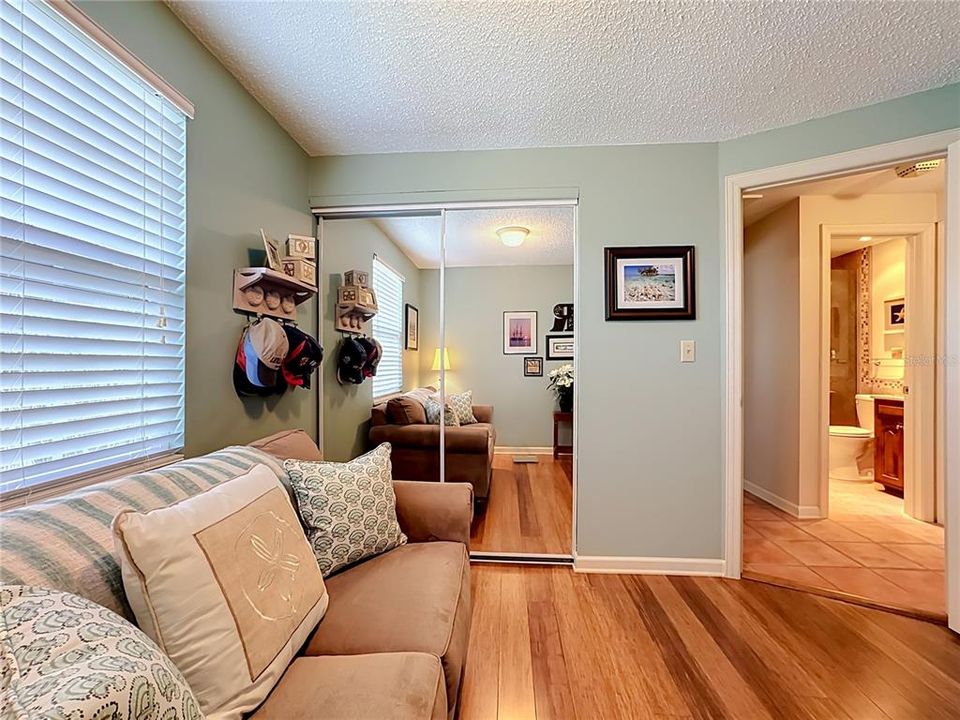 For Sale: $775,000 (3 beds, 2 baths, 972 Square Feet)