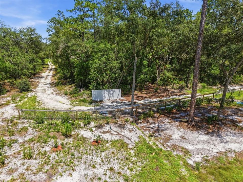 待售: $180,000 (2.70 acres)