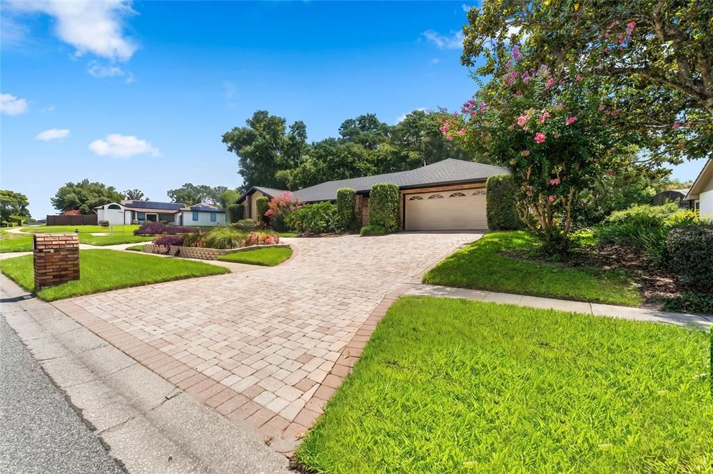 For Sale: $750,000 (4 beds, 3 baths, 2701 Square Feet)