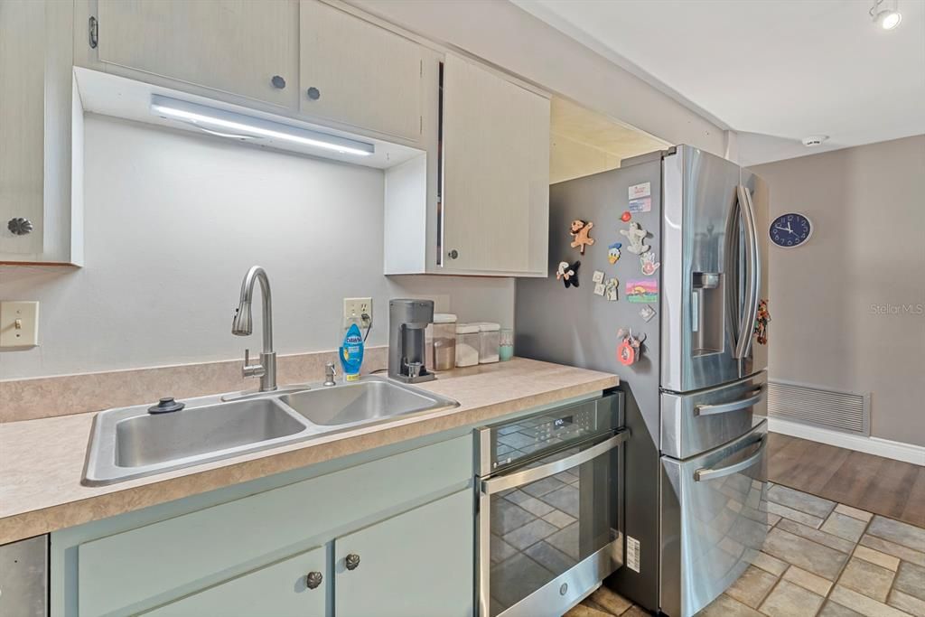 На продажу: $499,999 (3 спален, 3 ванн, 2400 Квадратных фут)