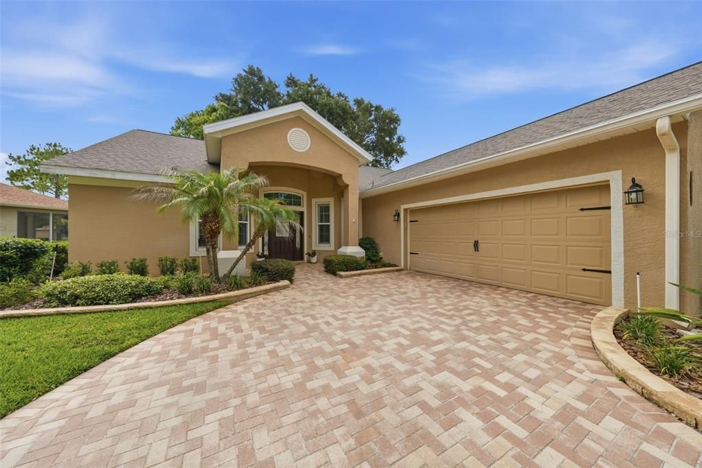 For Sale: $469,000 (3 beds, 2 baths, 2160 Square Feet)