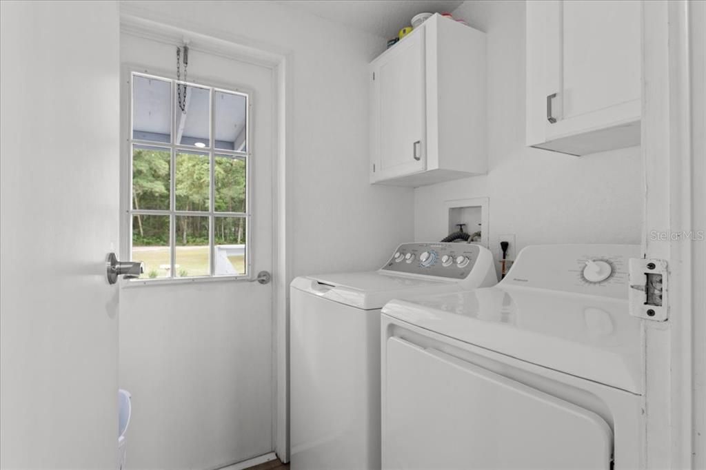 For Sale: $329,900 (2 beds, 2 baths, 1216 Square Feet)