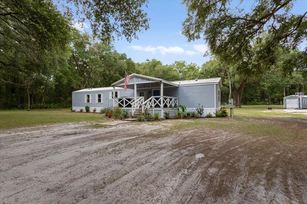 For Sale: $329,900 (2 beds, 2 baths, 1216 Square Feet)