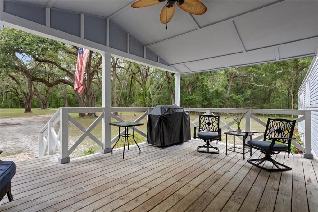 For Sale: $329,900 (2 beds, 2 baths, 1216 Square Feet)