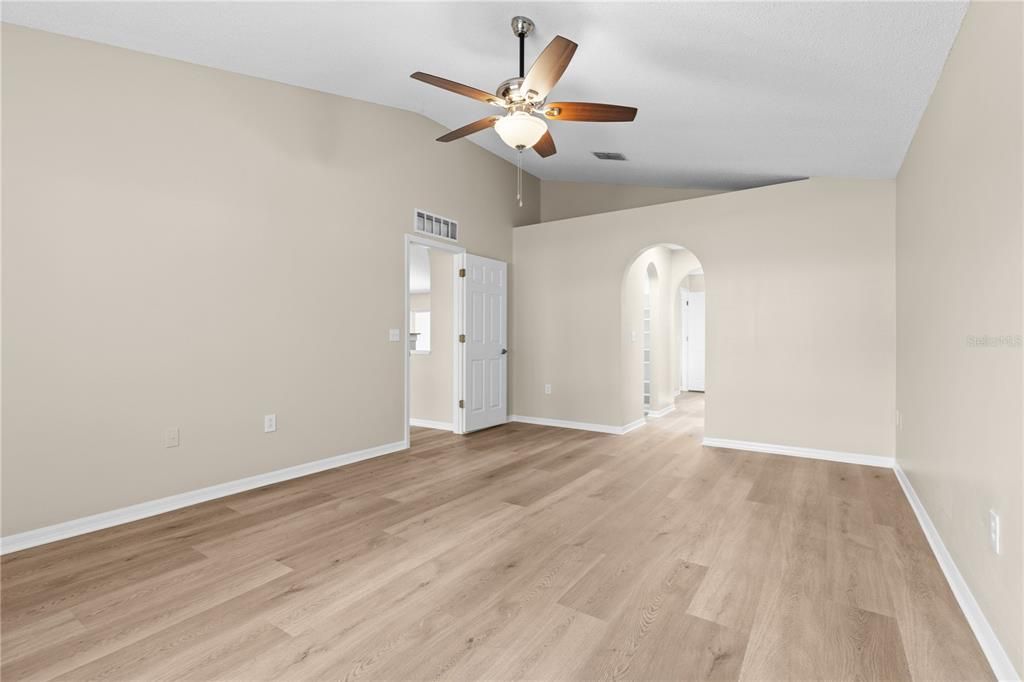 For Sale: $399,900 (4 beds, 2 baths, 2238 Square Feet)
