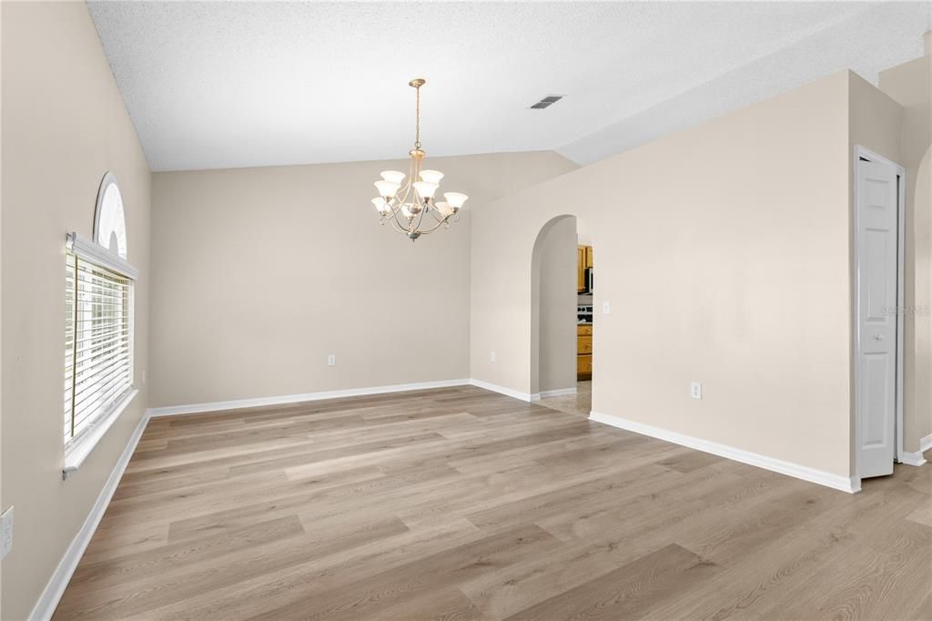 For Sale: $399,900 (4 beds, 2 baths, 2238 Square Feet)