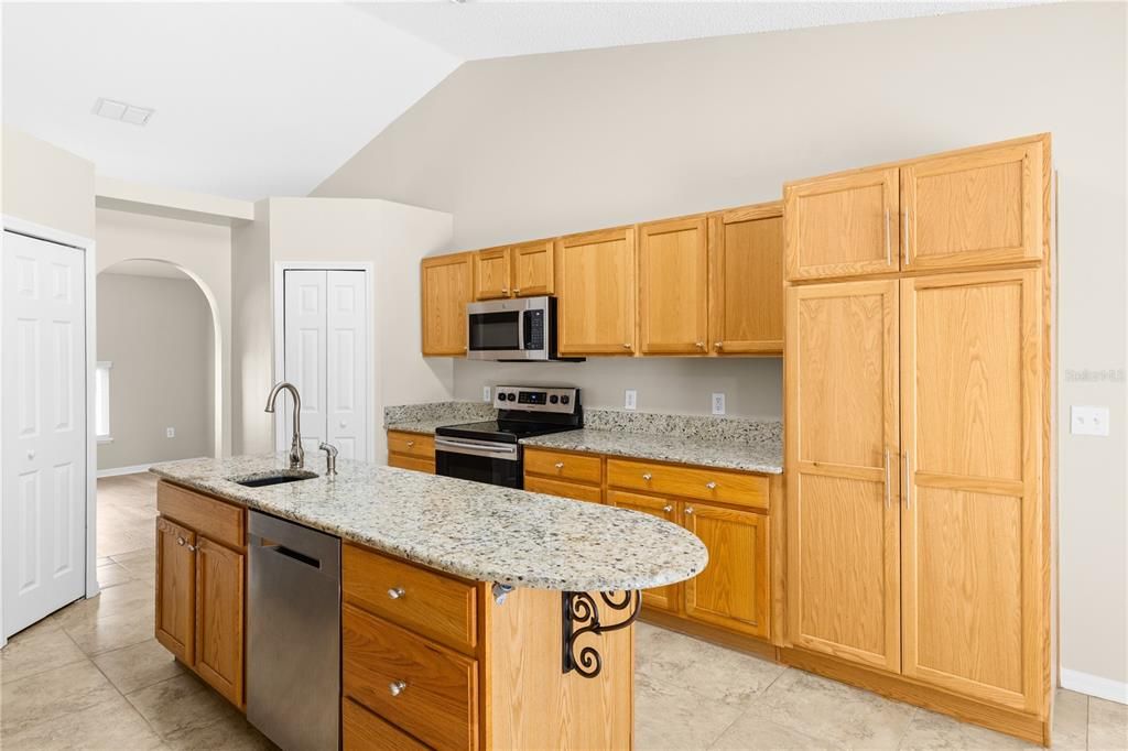 For Sale: $399,900 (4 beds, 2 baths, 2238 Square Feet)