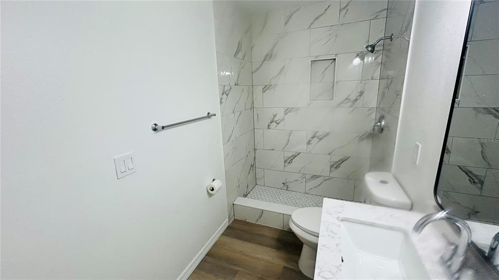 В аренду: $2,200 (2 спален, 2 ванн, 1012 Квадратных фут)