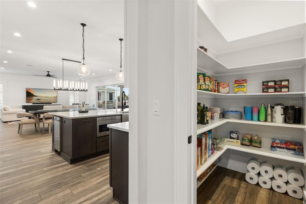 En Venta: $2,495,000 (6 camas, 6 baños, 5036 Pies cuadrados)