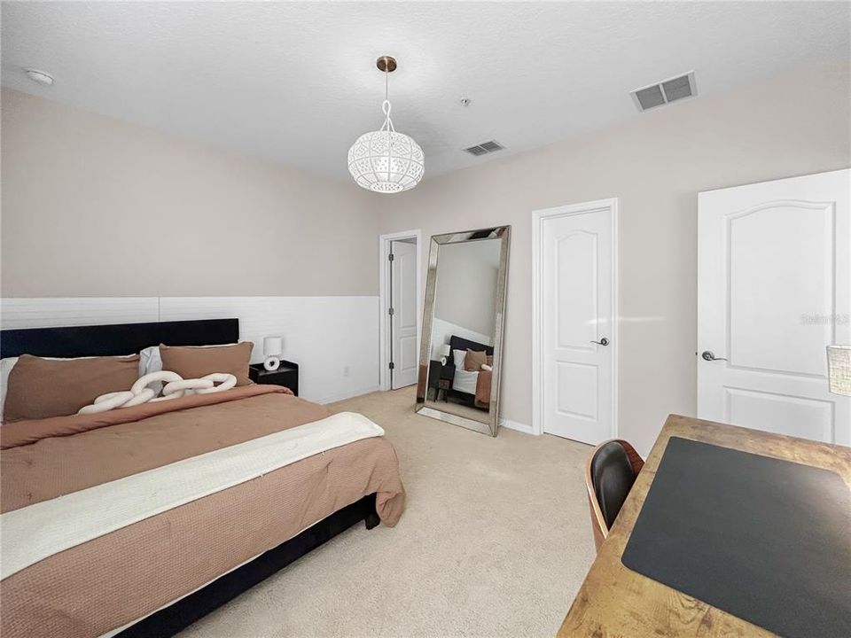For Sale: $310,000 (2 beds, 2 baths, 1394 Square Feet)