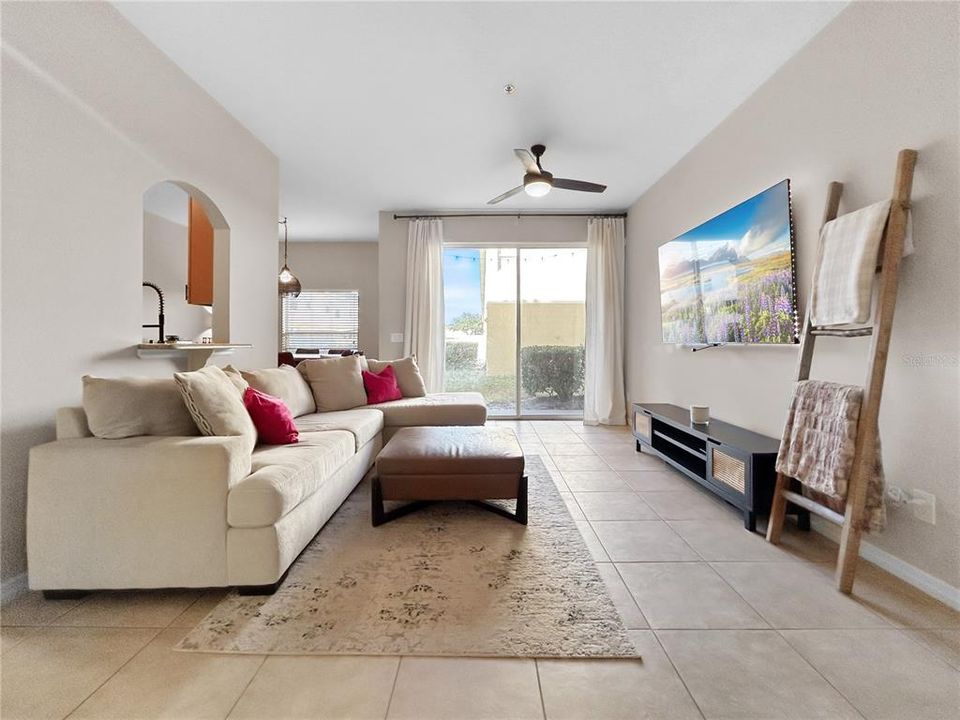 For Sale: $310,000 (2 beds, 2 baths, 1394 Square Feet)