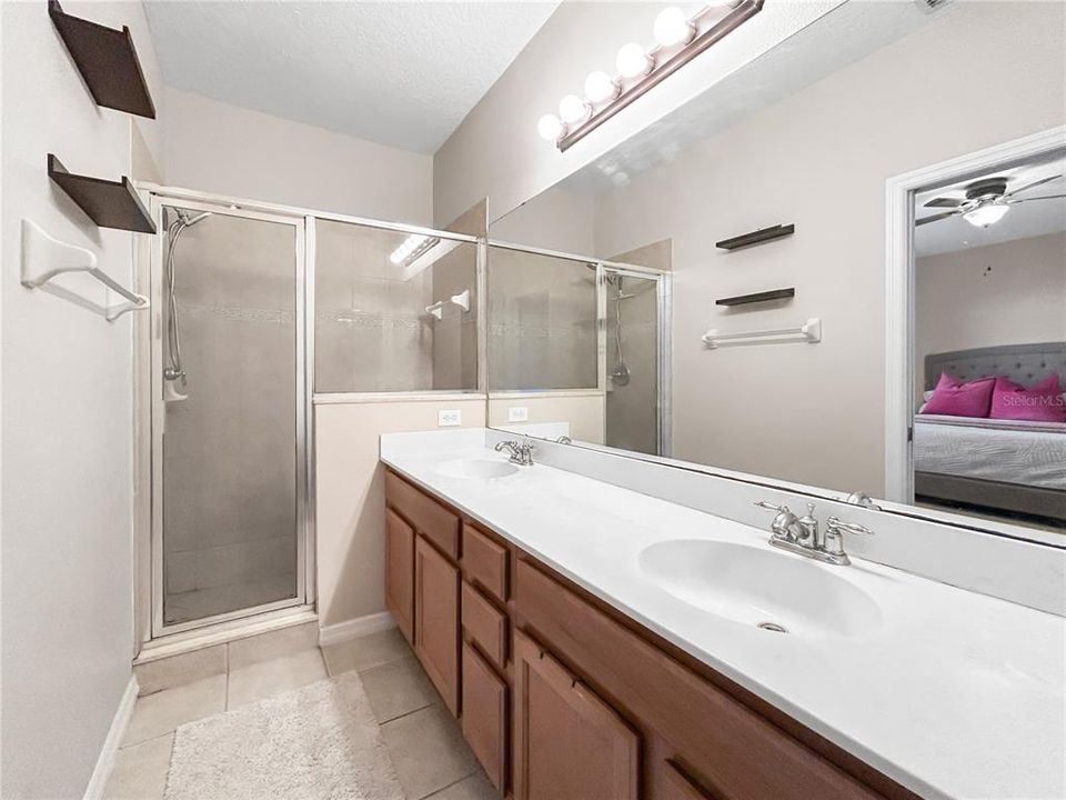 For Sale: $310,000 (2 beds, 2 baths, 1394 Square Feet)