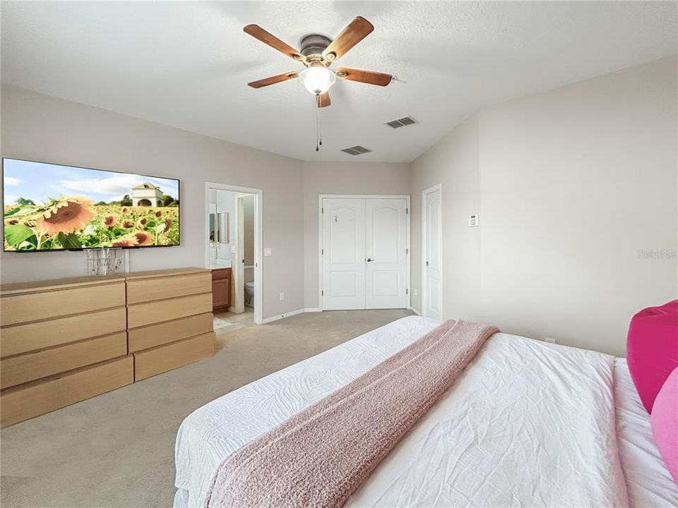 For Sale: $310,000 (2 beds, 2 baths, 1394 Square Feet)