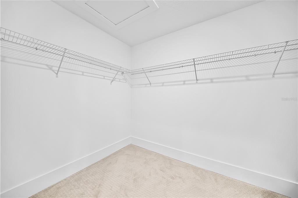 En Renta: $4,100 (4 camas, 3 baños, 3408 Pies cuadrados)