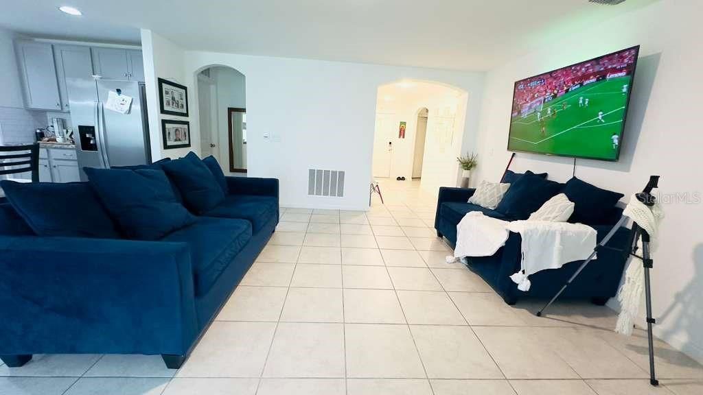For Rent: $2,150 (4 beds, 2 baths, 1767 Square Feet)