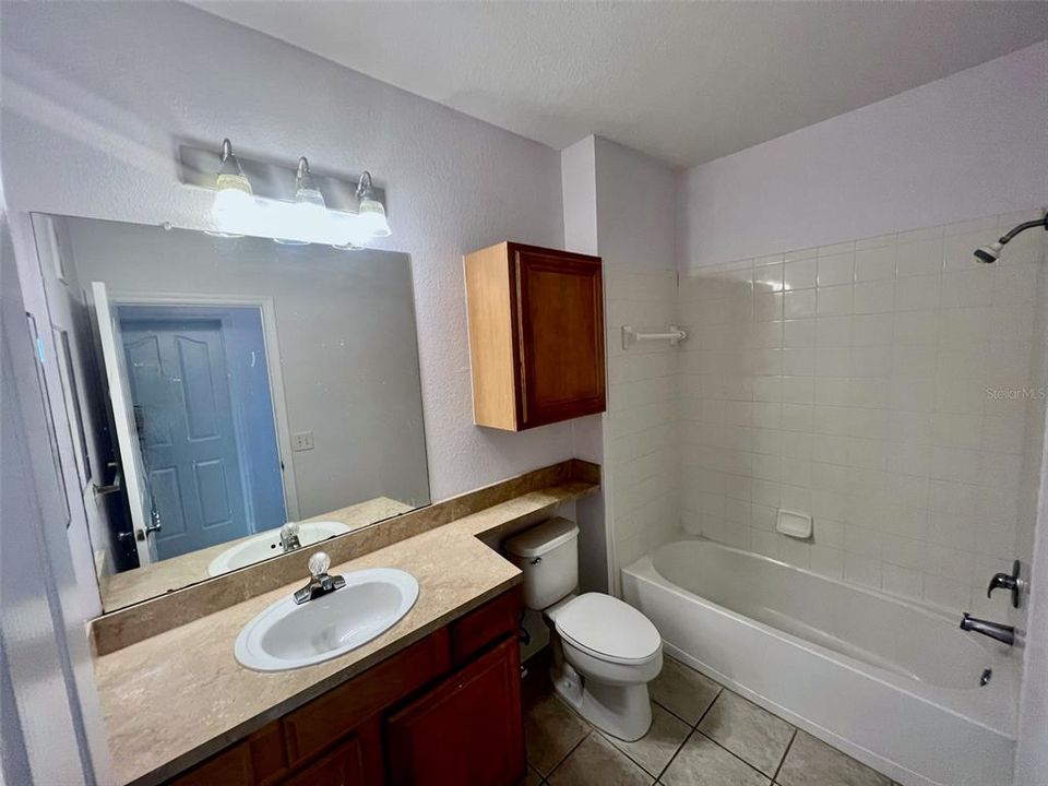 В аренду: $1,900 (3 спален, 2 ванн, 1369 Квадратных фут)