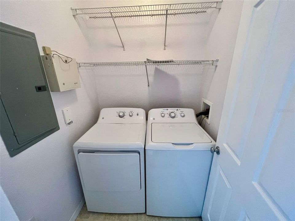 В аренду: $1,900 (3 спален, 2 ванн, 1369 Квадратных фут)