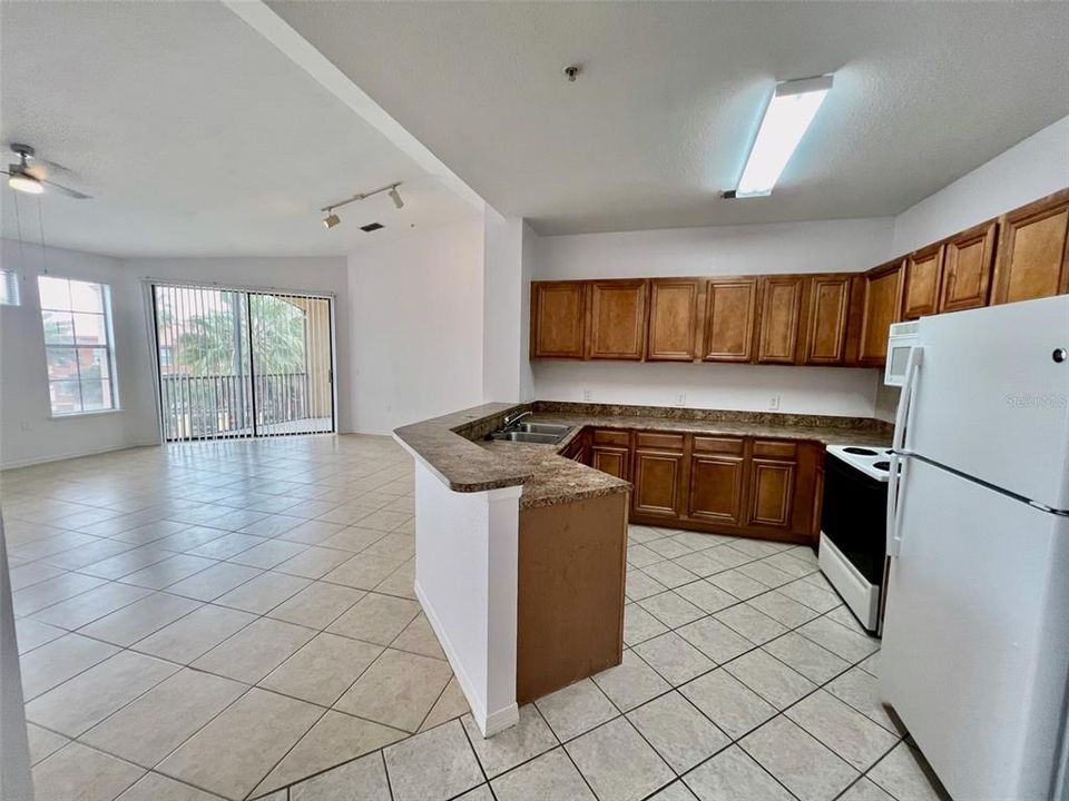 В аренду: $1,900 (3 спален, 2 ванн, 1369 Квадратных фут)