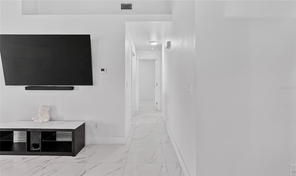 На продажу: $349,900 (3 спален, 2 ванн, 1318 Квадратных фут)