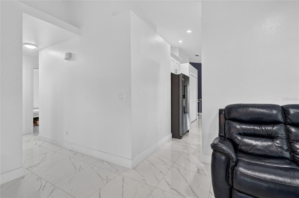 На продажу: $349,900 (3 спален, 2 ванн, 1318 Квадратных фут)