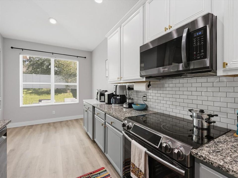 For Sale: $565,000 (3 beds, 2 baths, 1706 Square Feet)