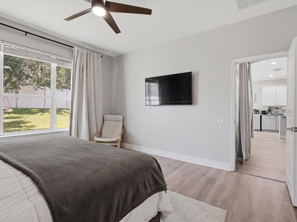For Sale: $565,000 (3 beds, 2 baths, 1706 Square Feet)