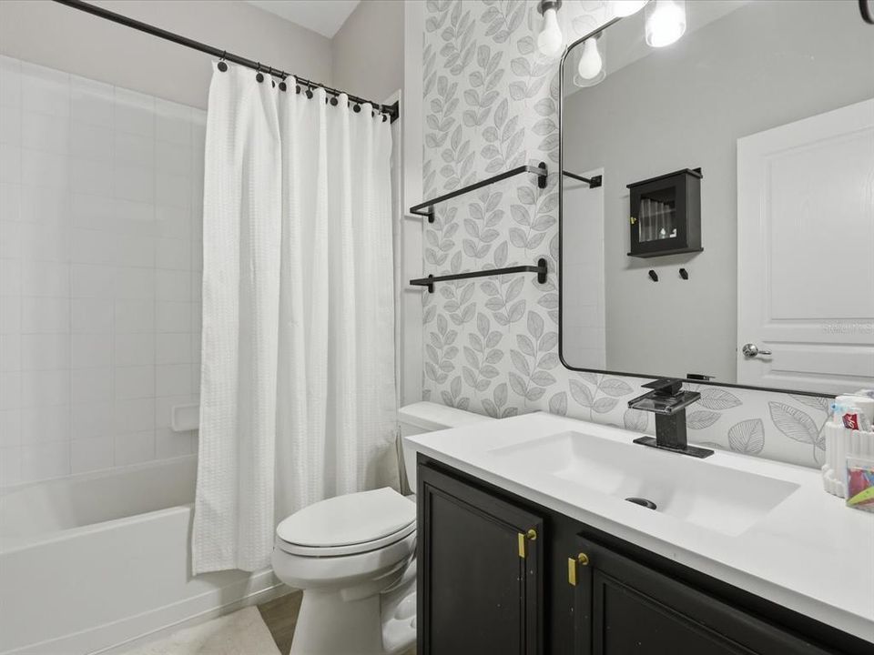 For Sale: $565,000 (3 beds, 2 baths, 1706 Square Feet)