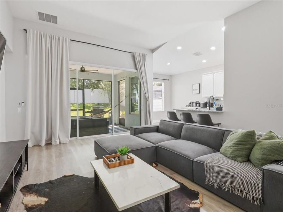 For Sale: $565,000 (3 beds, 2 baths, 1706 Square Feet)