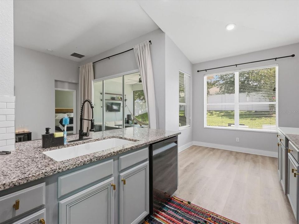 For Sale: $565,000 (3 beds, 2 baths, 1706 Square Feet)