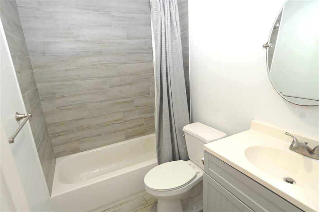 В аренду: $1,700 (2 спален, 1 ванн, 825 Квадратных фут)