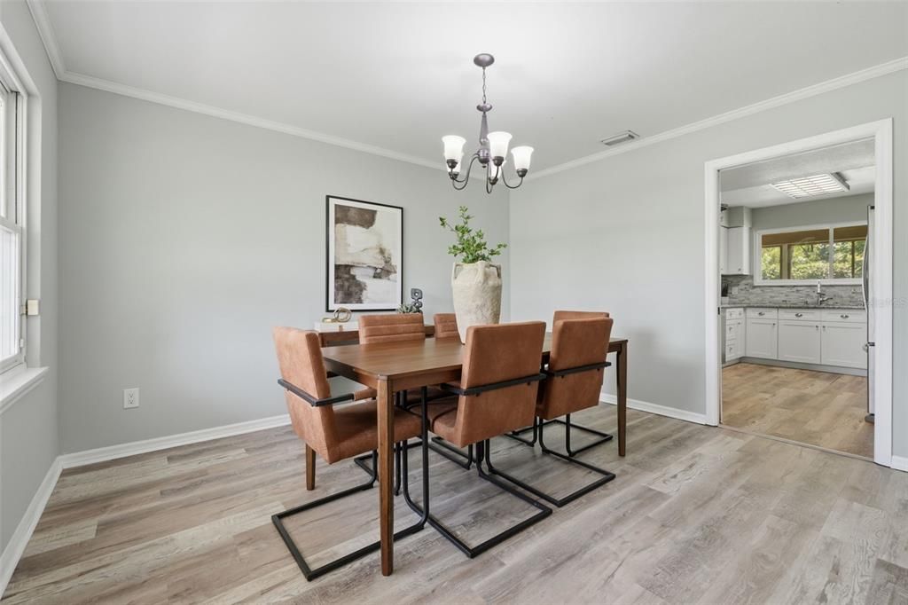 En Venta: $765,000 (4 camas, 3 baños, 2772 Pies cuadrados)