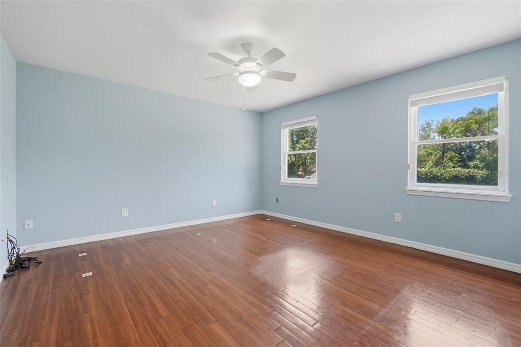 En Venta: $765,000 (4 camas, 3 baños, 2772 Pies cuadrados)