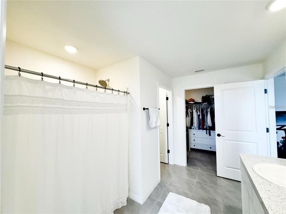 В аренду: $3,100 (5 спален, 3 ванн, 2605 Квадратных фут)
