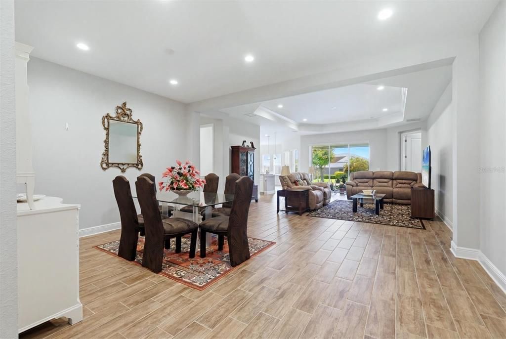 For Sale: $605,000 (4 beds, 3 baths, 2864 Square Feet)