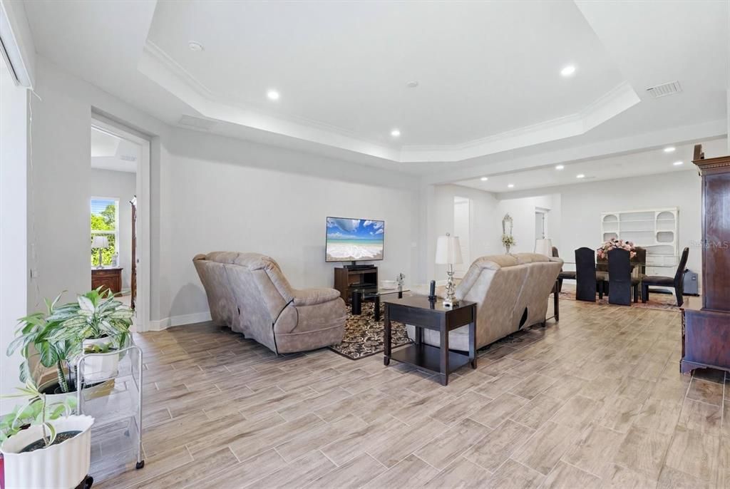 For Sale: $605,000 (4 beds, 3 baths, 2864 Square Feet)
