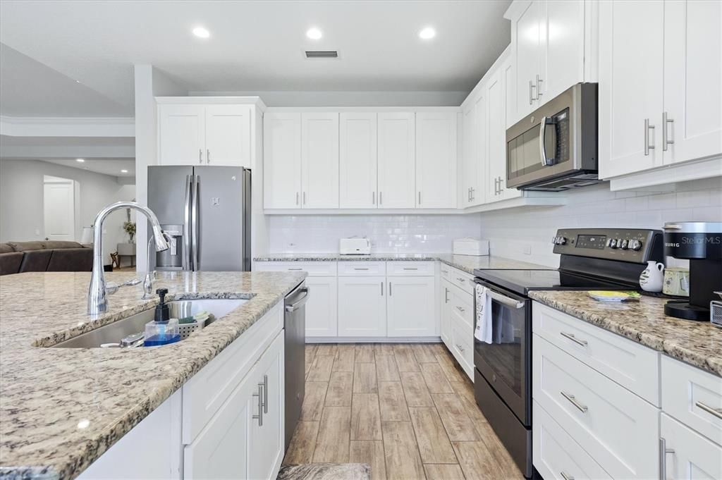 For Sale: $605,000 (4 beds, 3 baths, 2864 Square Feet)