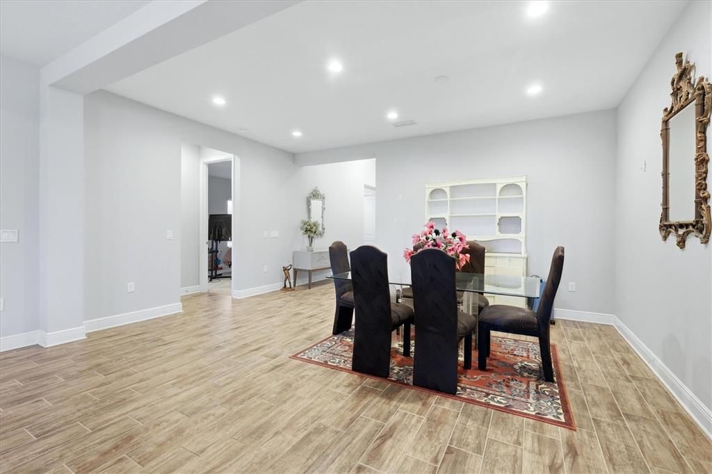 For Sale: $605,000 (4 beds, 3 baths, 2864 Square Feet)