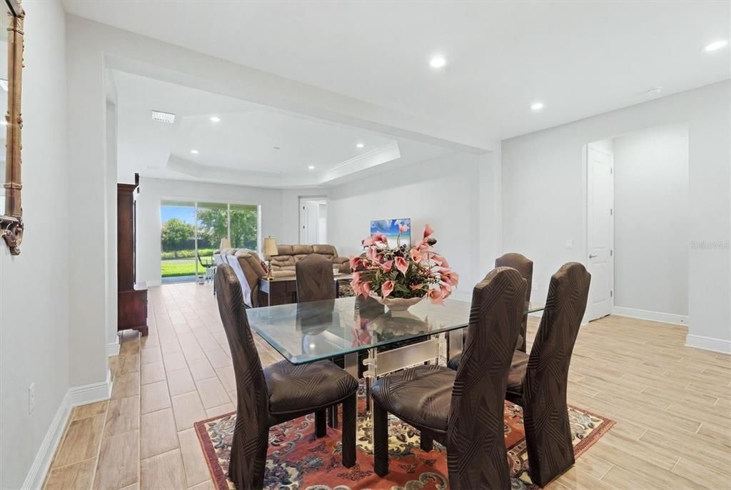 For Sale: $605,000 (4 beds, 3 baths, 2864 Square Feet)