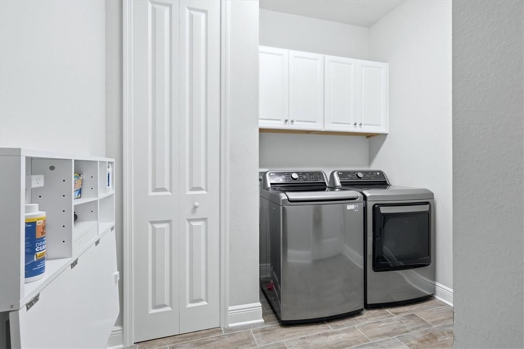 For Sale: $605,000 (4 beds, 3 baths, 2864 Square Feet)
