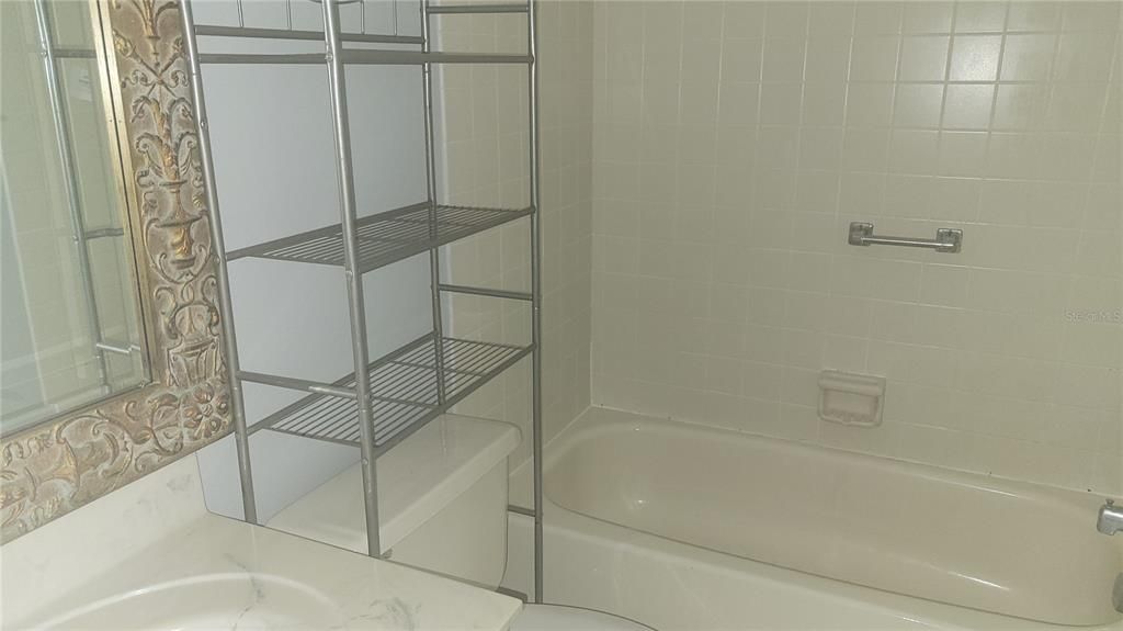 En Venta: $264,900 (2 camas, 2 baños, 915 Pies cuadrados)
