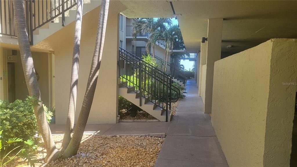 En Venta: $264,900 (2 camas, 2 baños, 915 Pies cuadrados)