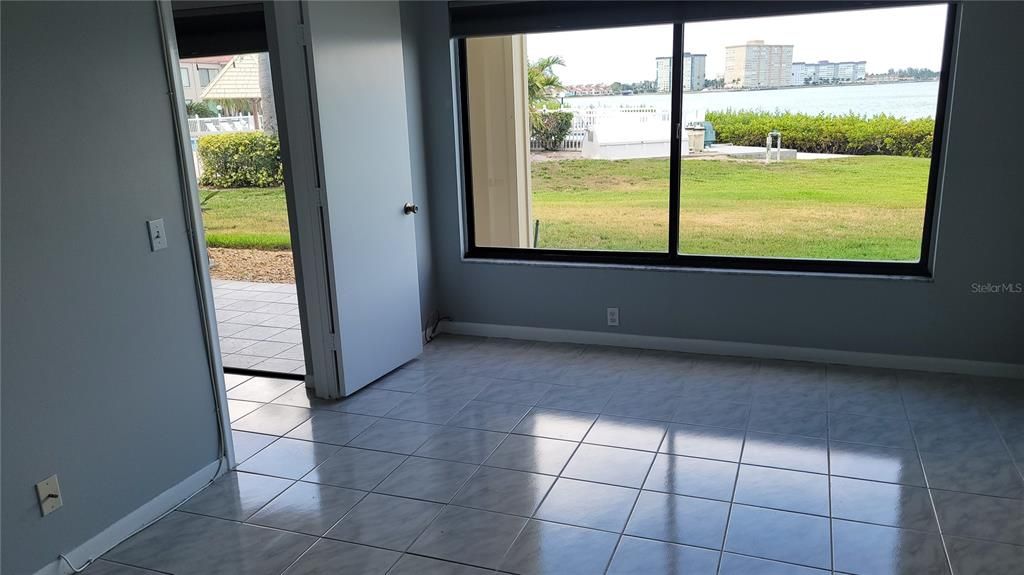 En Venta: $264,900 (2 camas, 2 baños, 915 Pies cuadrados)
