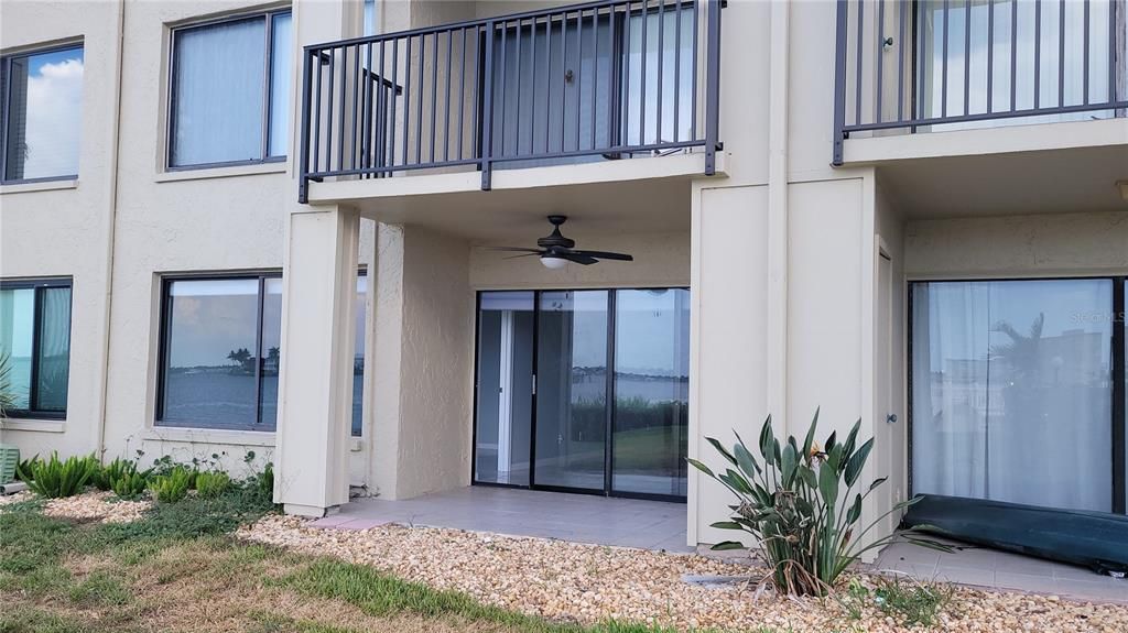 En Venta: $264,900 (2 camas, 2 baños, 915 Pies cuadrados)