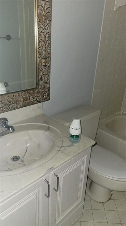 En Venta: $264,900 (2 camas, 2 baños, 915 Pies cuadrados)