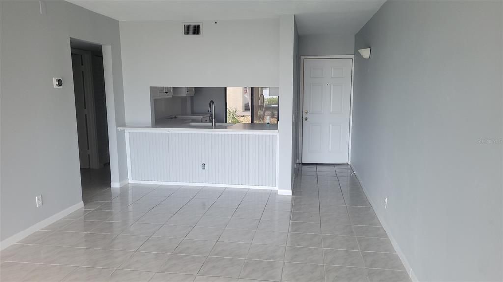 En Venta: $264,900 (2 camas, 2 baños, 915 Pies cuadrados)