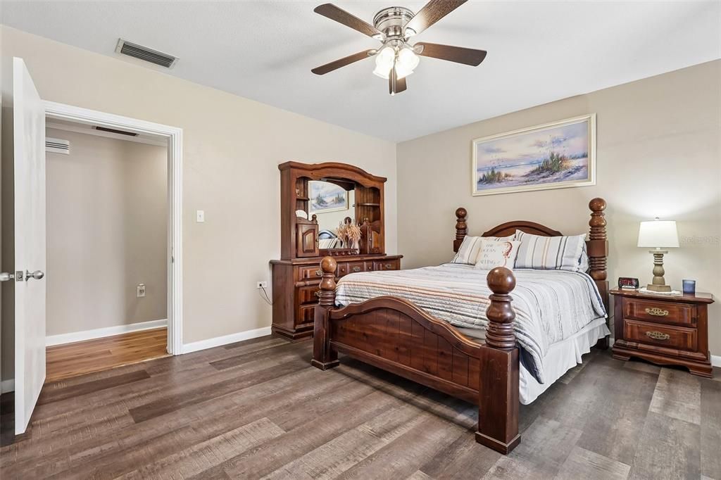 For Sale: $629,000 (3 beds, 2 baths, 1663 Square Feet)